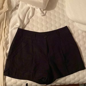 Silvergate pleated shorts from Anthropologie black size S or 2-4